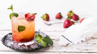 Strawberry tea mint plate cloth - dorothy coke free wallpaper