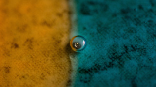 Water drop blue yellow holography - macro len free wallpaper