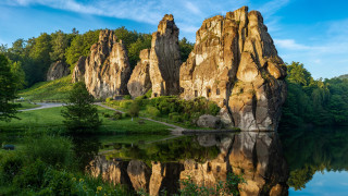Romantic lake rocks trees path - german romanticism free wallpaper for desktop