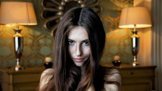 Eszter mattioni portrait blurry lamp - a dresser free wallpaper