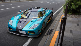 Blue sports car parking tree - japanese free wallpaper for desktop