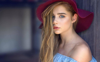 Woman red hat portrait blonde - barbara greg free wallpaper