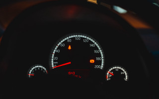 Car dashboard speedometer dashlight redarrow - a red arrow free wallpaper
