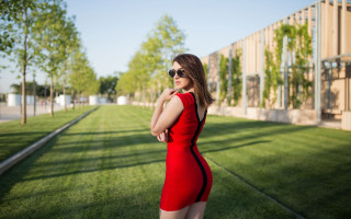 Red dress woman park cityscape - adrienn henczné deák free wallpaper for desktop