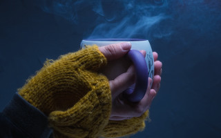 Person cup cigarette holder winter - a cup free wallpaper for desktop