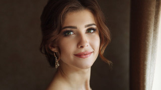 Woman necklace earrings window rococo - a necklace and earrings free wallpaper