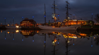 Harbor boat fullmoon night city - a full moon in the sky above free wallpaper
