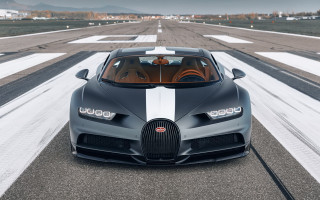 Bugatti runway sky white stripe - a runway free wallpaper