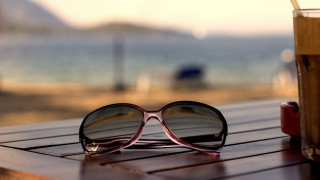Sunglasses wooden table drink book - a pair of sunglasses free wallpaper
