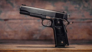 Black gun wooden table cobra - a black handle free wallpaper