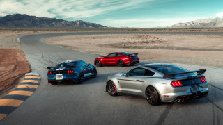 Desert mountains cars clouds blue - a road in the desert free wallpaper
