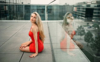 Red dress woman reflection rooftop 2 - a floor next free wallpaper