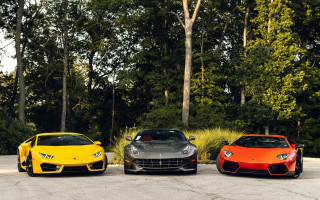 Three colored sports cars parking - free cars wallpaper