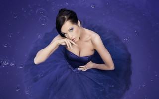 Blue dress woman bubbles night - the water surface free wallpaper