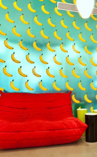 Red couch banana wall lamp - andy warhol free wallpaper