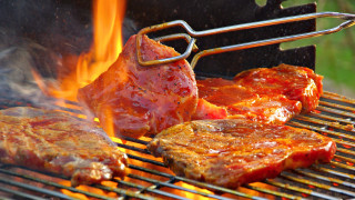 Steak grill flames cooking steaks - a grill free wallpaper