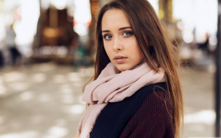 Woman scarf serious portrait bokeh - a scarf free wallpaper for desktop