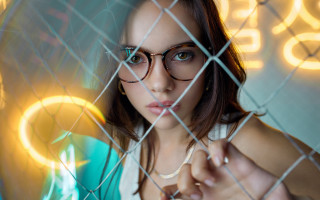 Alice mason glasses neon fence - a neon sign behind her free wallpaper