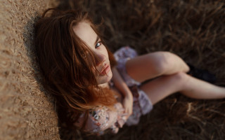 Anka zhuravleva blood injury blurry - free portrait wallpaper for desktop