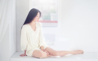 Woman sitting window sill white - chen rong free wallpaper