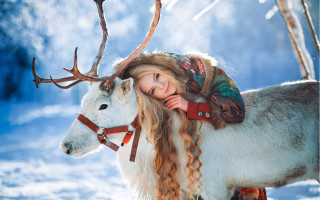 Young girl reindeer horns scarf - her head and a scarf free wallpaper