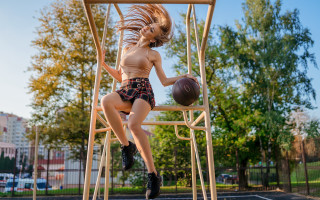 Woman basketball swing urban autumn - a basketball free wallpaper