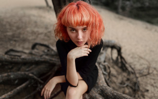 Red haired woman sitting tree - chernik free wallpaper for desktop