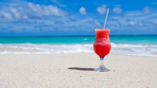 Tropical beach drink summer sky - a drink free wallpaper