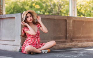 Woman red white dress hat 3 - phuoc quan free wallpaper