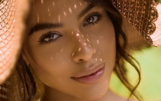 Woman hat freckled portrait american - hat free wallpaper for desktop