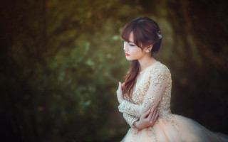 Woman dress tree portrait blurry - chen lin free wallpaper