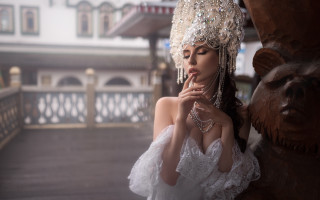 Woman white dress headpiece jewelry - a white dress free wallpaper for desktop