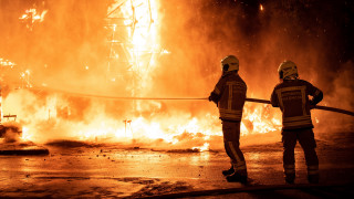 Firefighters fire truck embers autumn - a hose free wallpaper