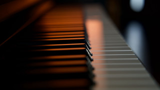 Piano keyboard light minimalism blurry - the top of it free wallpaper