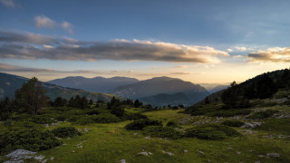 Grassy field mountains sunset clouds 2 - grassy free wallpaper for desktop
