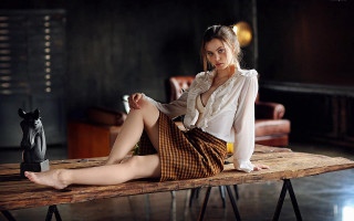 Elina karimova cat statue fashion - the table free wallpaper