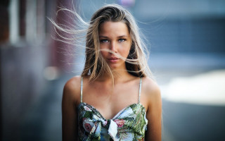 Flowered top blowing hair portrait - her eye free wallpaper for desktop