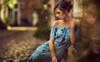 Woman bench blue dress cellphone - anka zhuravleva free wallpaper