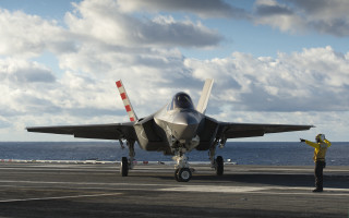 Fighter jet ocean horizon man - free bird wallpaper