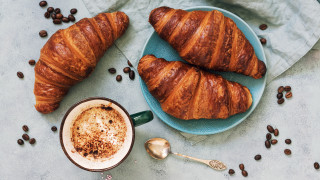 Croissants coffee spoons coffee beans - coffee bean free wallpaper