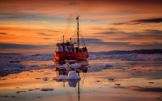 Ice float sunset boat clouds - a boat free wallpaper for desktop