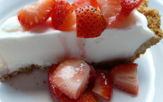 Heavenly cake strawberries plate cream - strawberry free wallpaper