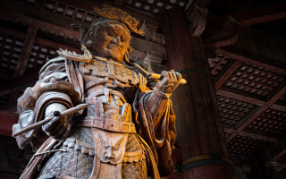 Emperor huizong statue wooden ceiling - a statue of a man holding free wallpaper