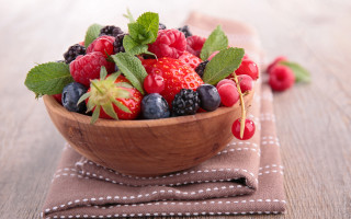 Berries raspberries tablecloth spoon napkin - a table cloth free wallpaper
