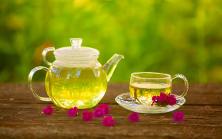 Tea pot cup flowers green - product photography free wallpaper