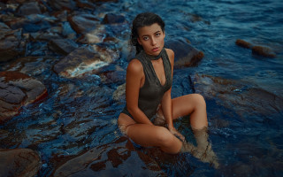 Woman rock water portrait sitting - a rock free wallpaper for desktop