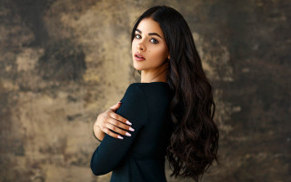 Woman longhair blackdress crossedarms portrait - jayison devadas free wallpaper for desktop