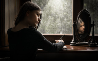 Woman writing mirror reflection storybook - a desk free wallpaper for desktop