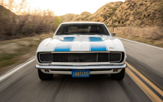 White blue car mountains tilt - motion blur free wallpaper