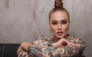 Elina karimova fashion neoclassicism portrait - a bun free wallpaper